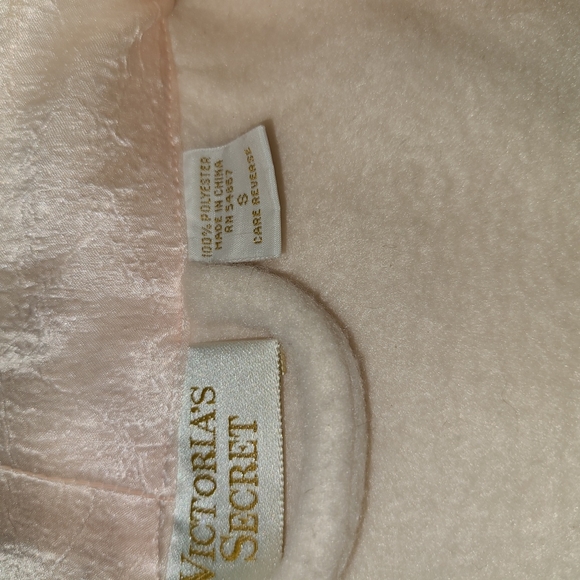 Victoria Secret Size Small Cozy & Warm Blush Robe - Picture 2 of 9